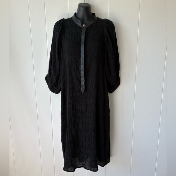 Heidi Merrick Black Textured Shift Dress | Size 4 - Picture 1 of 11